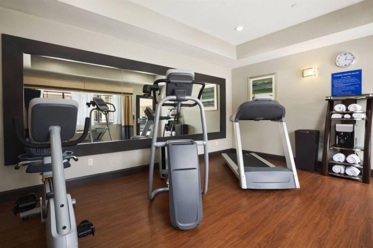 Days Inn & Suites By Wyndham Houston North-Spring Westfield Buitenkant foto
