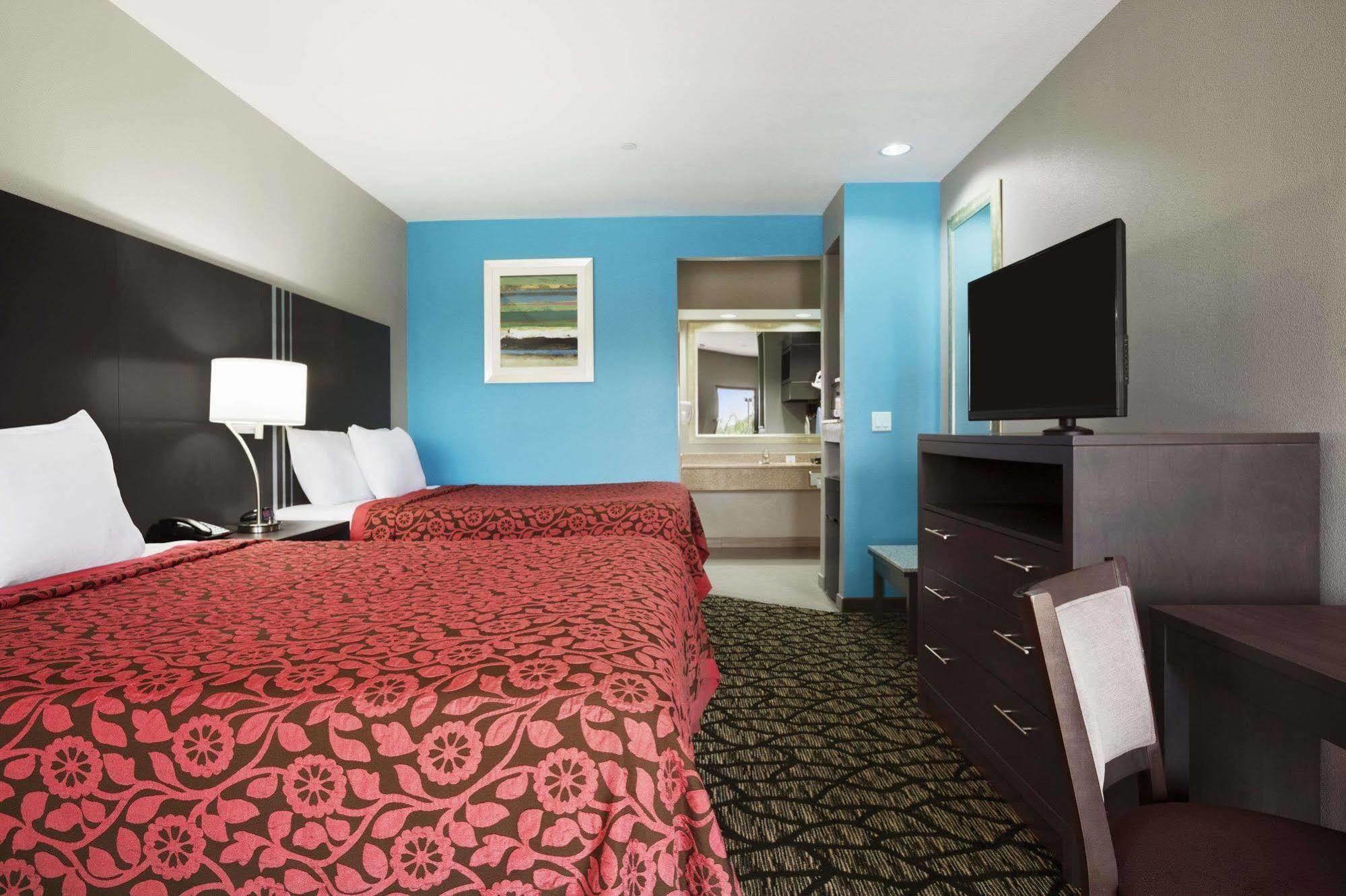 Days Inn & Suites By Wyndham Houston North-Spring Westfield Buitenkant foto