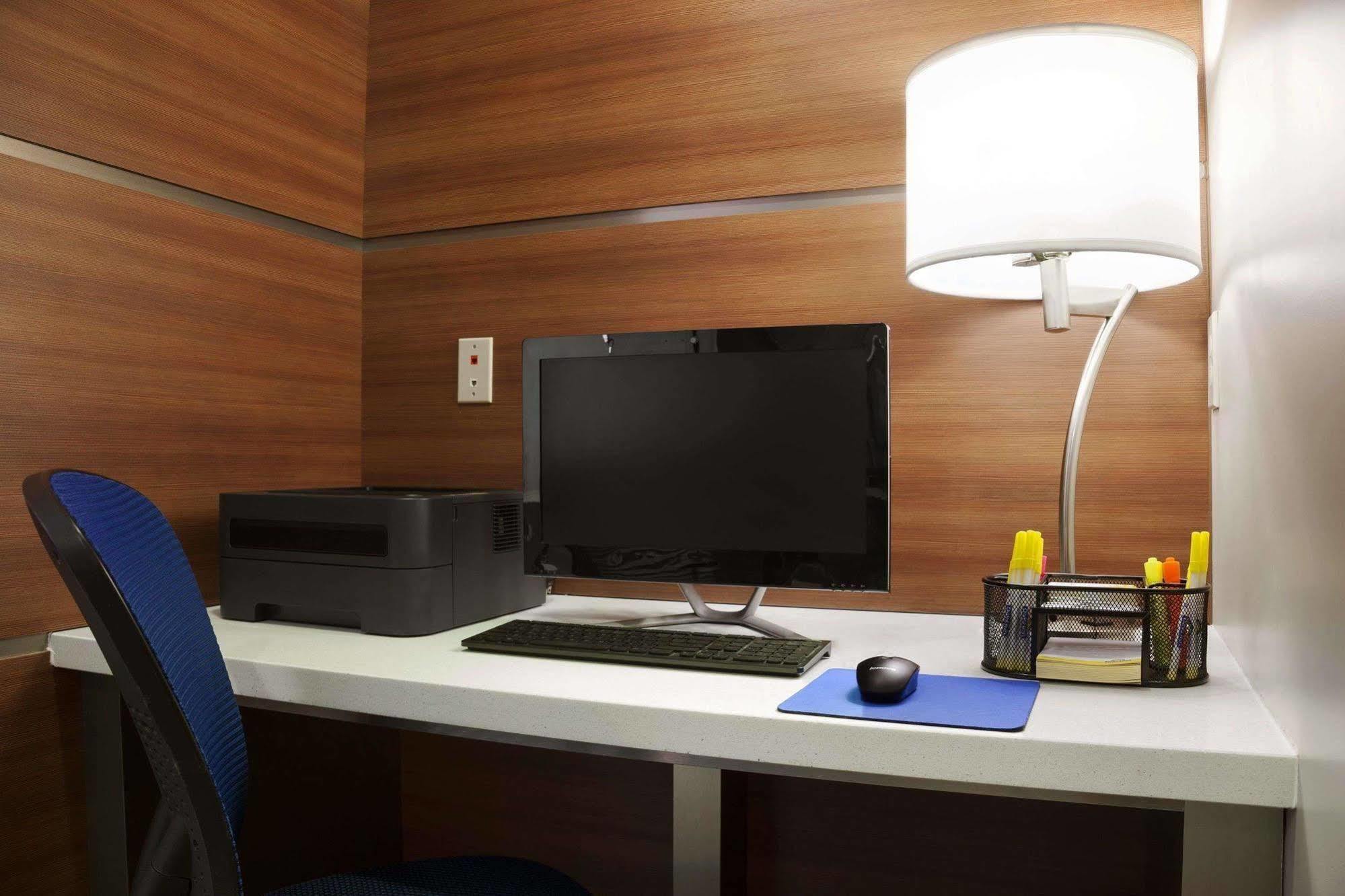 Days Inn & Suites By Wyndham Houston North-Spring Westfield Buitenkant foto